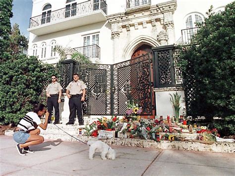 omicidio versace villa|versace murder.